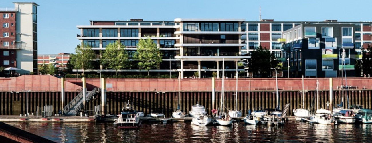 Portgebäude an der Promenade am Europahafen - Quelle: WFB/Eva Krause