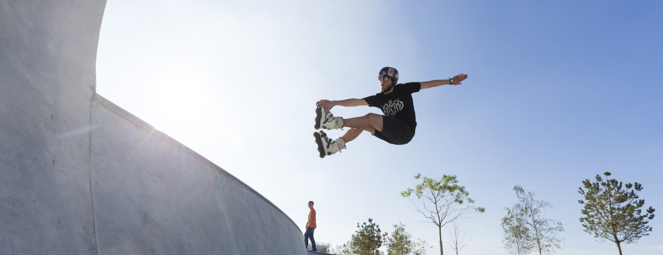Ein Skater im neuen Skatepark / Sportgarten Überseestadt - Quelle: WFB / Thomas Hellmann