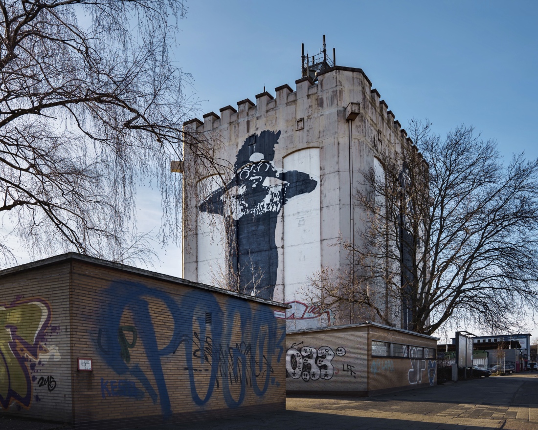 Graffiti am Diakonissenbunker in der Überseestadt Bremen