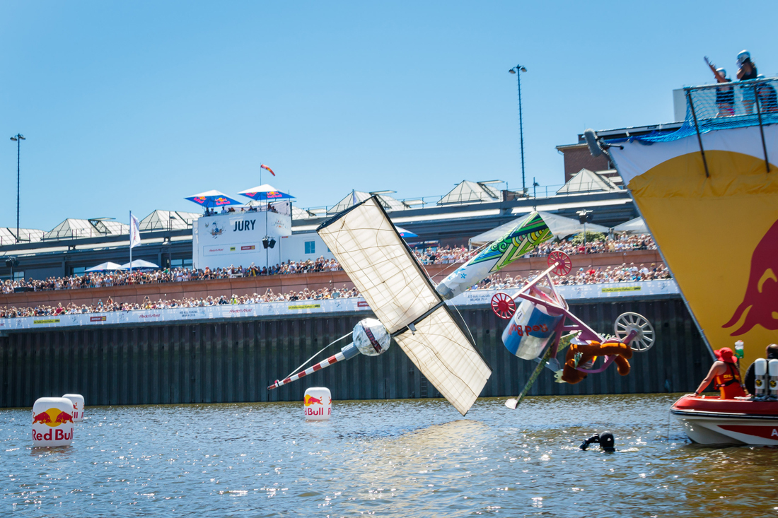 Red Bull Flugtag in der Überseestadt 2018