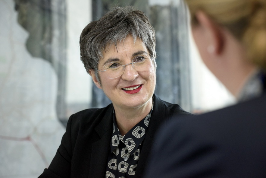 Senatsbaudirektorin Prof. Dr. Iris Reuther Senatsbaudirektorin Prof. Dr. Iris Reuther
