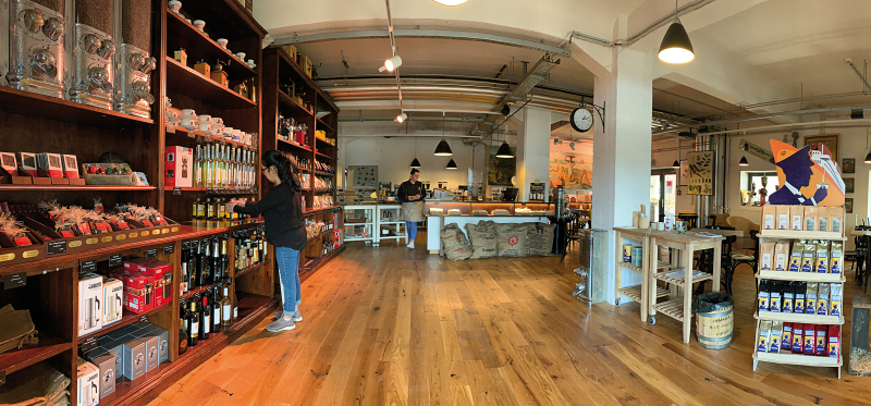 Innenraum des Lloyd Caffee in der Überseestadt Innenraum des Lloyd Caffee in der Überseestadt