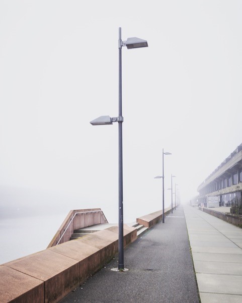 Maritime Meile in der Überseestadt Bremen im Nebel