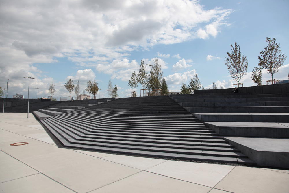 Treppenanlage am Europahafenkopf mit Ludwig-Franzius-Platz, 2009