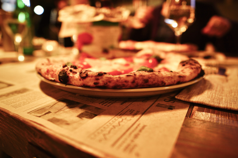 Pizza bei Zio Manu di Napoli, dem Italiener auf der Überseeinsel Pizza bei Zio Manu di Napoli, dem Italiener auf der Überseeinsel