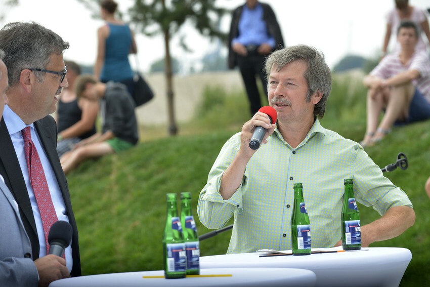 Hanns-Ulrich Barde mit Andreas Heyer bei der Eröffnung des Sportgartens Überseestadt