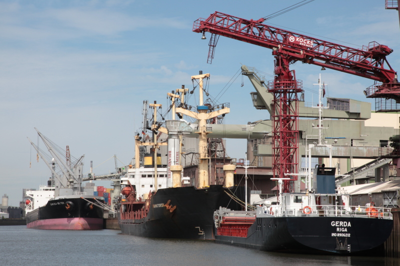 Holz- und Fabrikenhafen