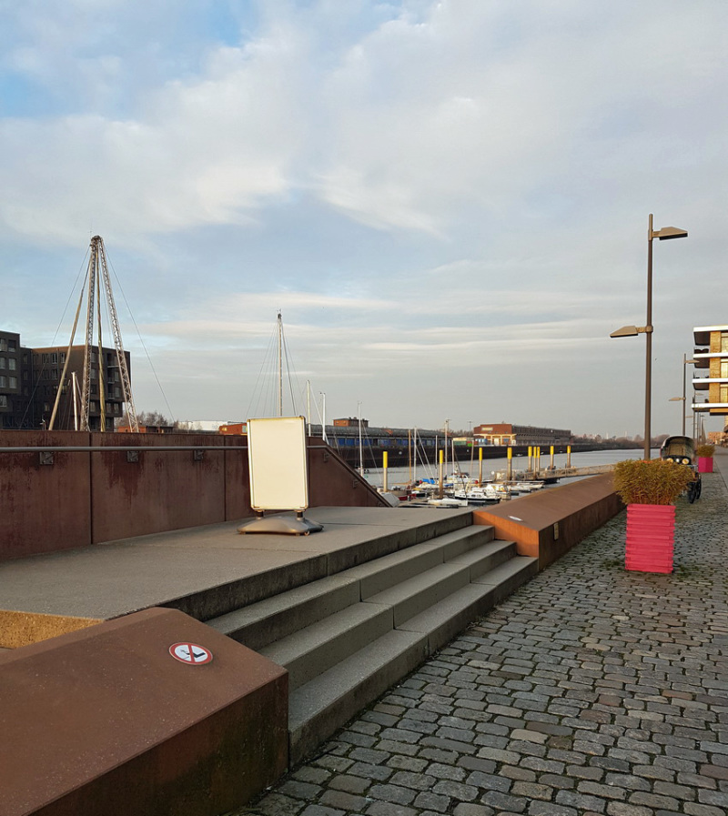 Treppenstufen am Europahafen Treppenstufen am Europahafen