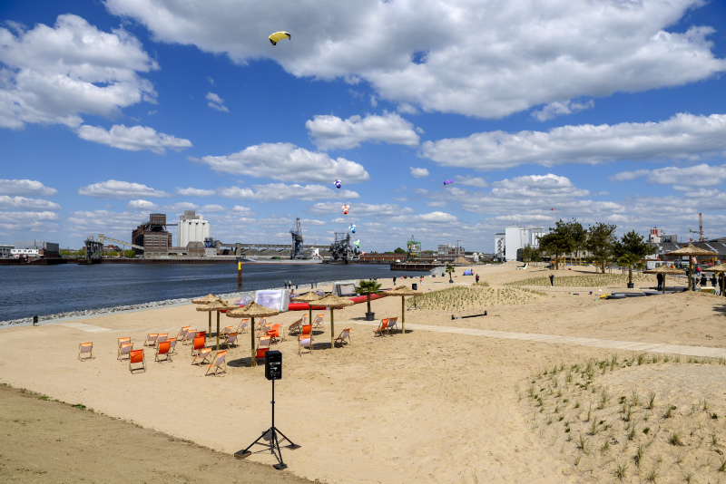 Eröffnung Waller Sand im Mai 2019: Langsam füllt sich der Strand mit Menschen